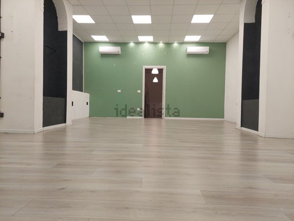 negozio in affitto a Padova