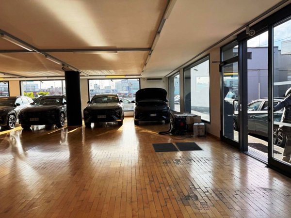 negozio in affitto a Padova in zona Stanga