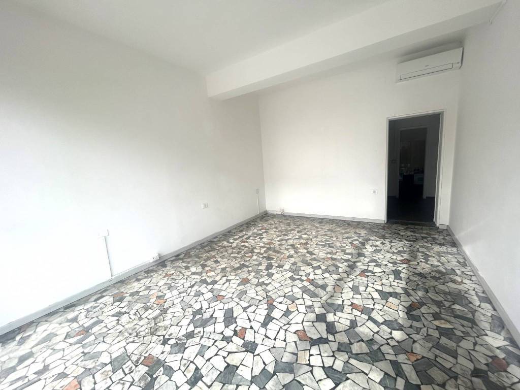 negozio in affitto a Padova