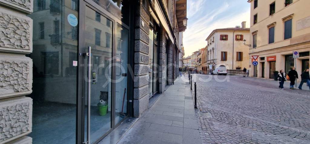 negozio in affitto a Padova in zona Centro Storico
