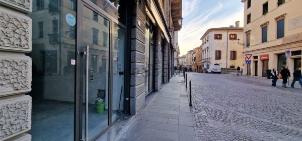 negozio in affitto a Padova in zona Centro Storico
