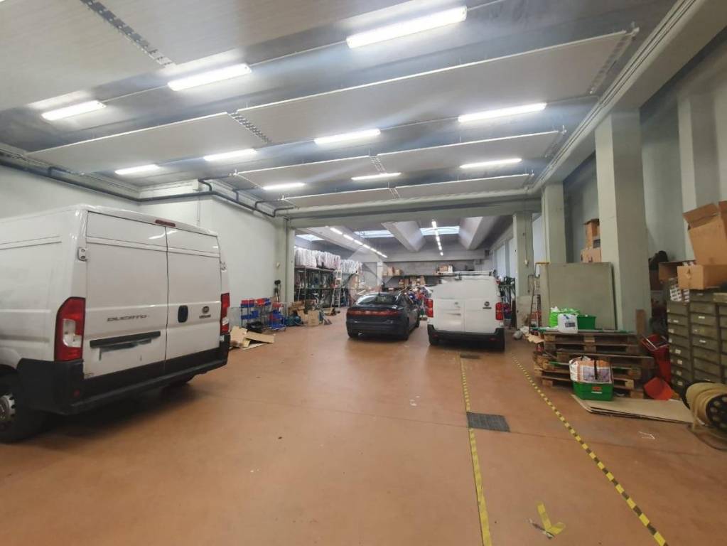 negozio in affitto a Padova in zona Stanga