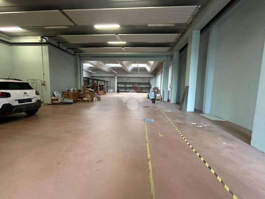 negozio in affitto a Padova in zona Stanga