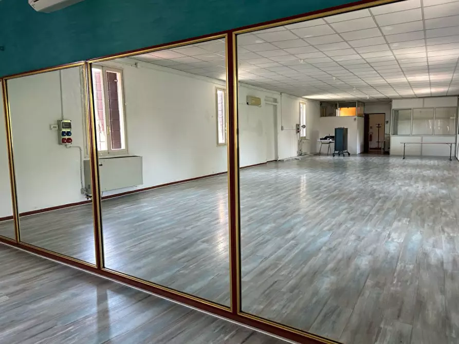 negozio in affitto a Padova