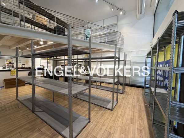 negozio in affitto a Padova