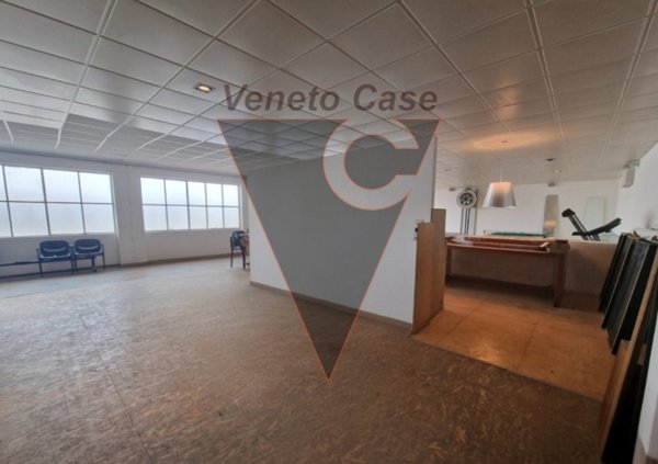 negozio in affitto a Padova in zona Camin / Granze