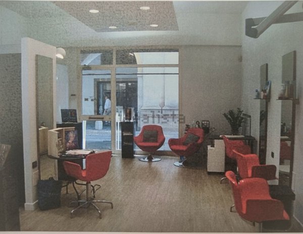 negozio in affitto a Padova