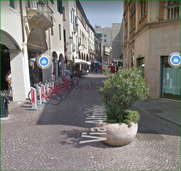 negozio in affitto a Padova in zona Centro Storico