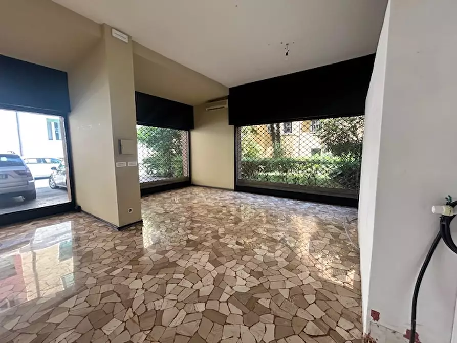 negozio in affitto a Padova