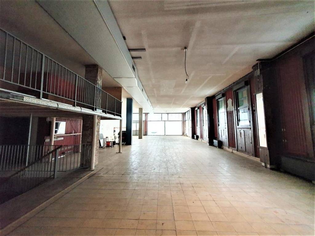 negozio in affitto a Padova in zona Stanga