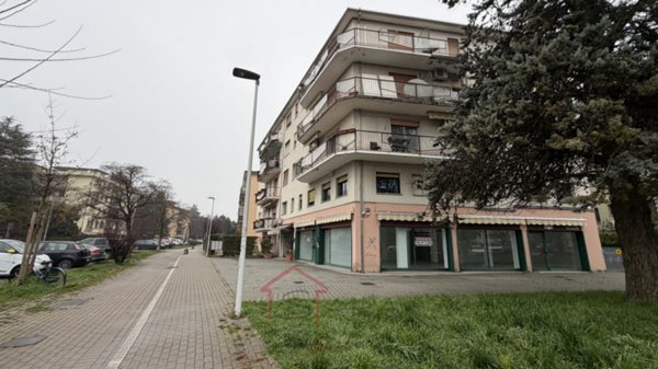 negozio in affitto a Padova in zona Arcella
