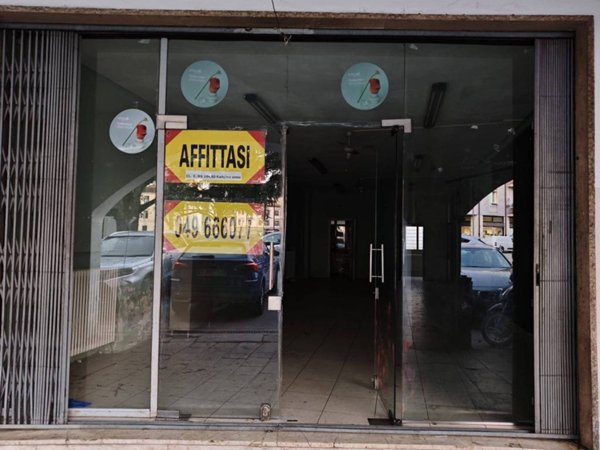 negozio in affitto a Padova in zona Porta Trento