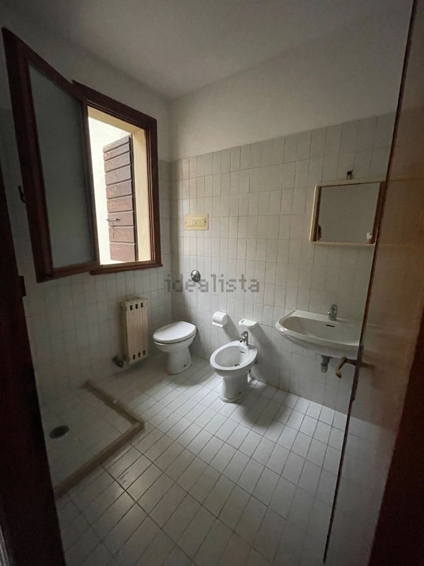 locale di sgombero in affitto a Padova