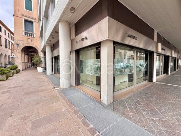 negozio in affitto a Padova in zona Savonarola