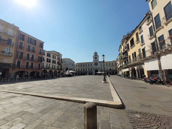 negozio in affitto a Padova in zona Savonarola