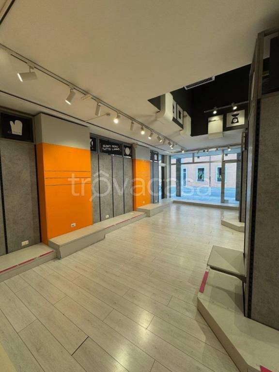 negozio in affitto a Padova