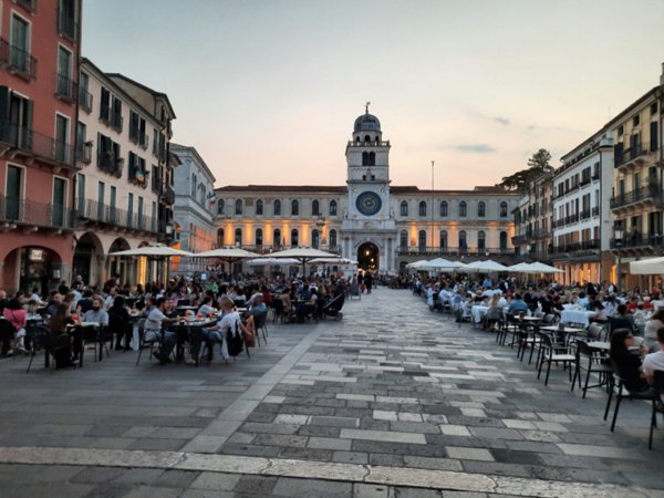 negozio in affitto a Padova in zona Centro Storico