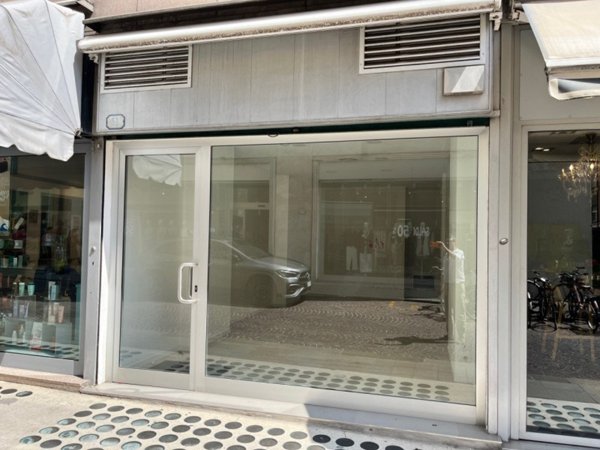 negozio in affitto a Padova