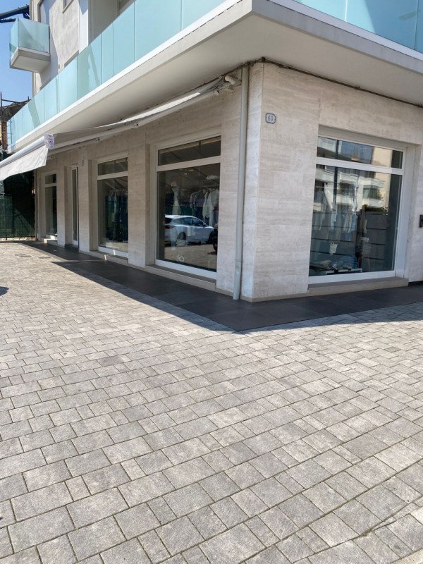 negozio in affitto a Padova in zona San Carlo