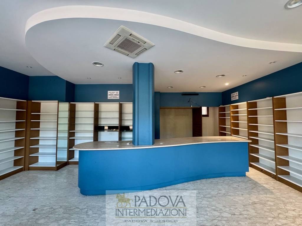 negozio in affitto a Padova in zona Ponte di Brenta