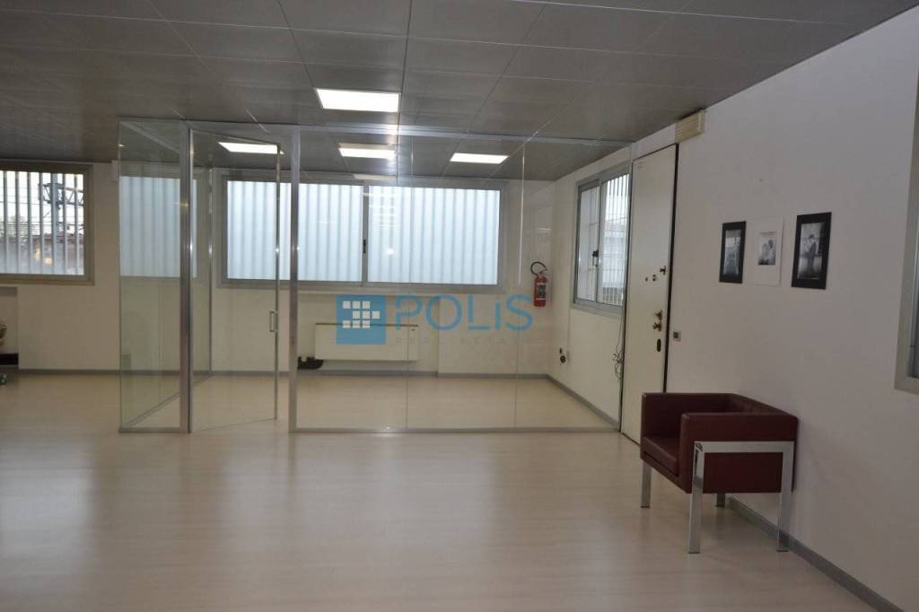 negozio in affitto a Padova in zona Pio X