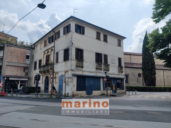 negozio in affitto a Padova