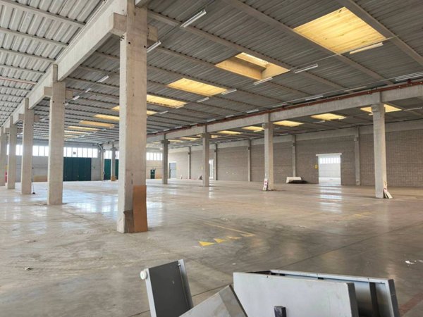 locale commerciale in affitto a Padova in zona Camin / Granze
