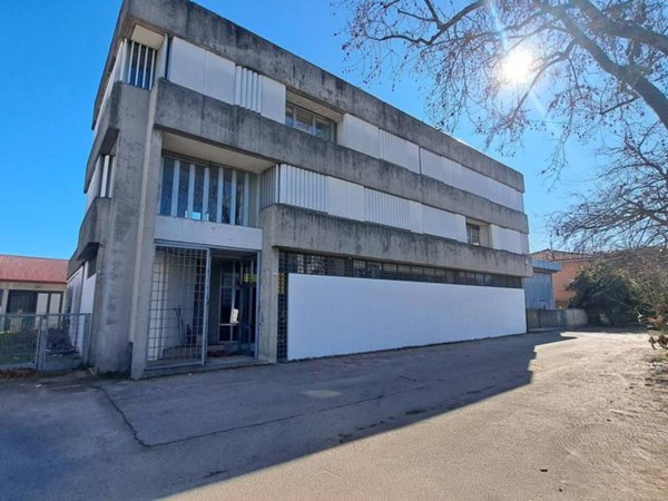locale commerciale in affitto a Padova in zona Stanga