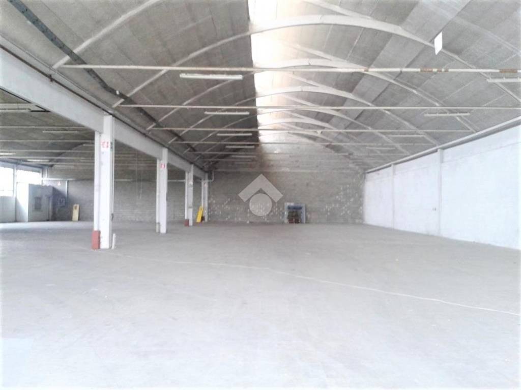 locale commerciale in affitto a Padova