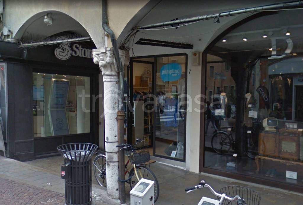 negozio in affitto a Padova