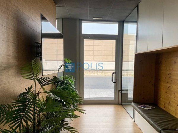 locale commerciale in affitto a Padova