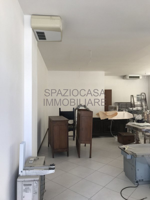 negozio in affitto a Pernumia