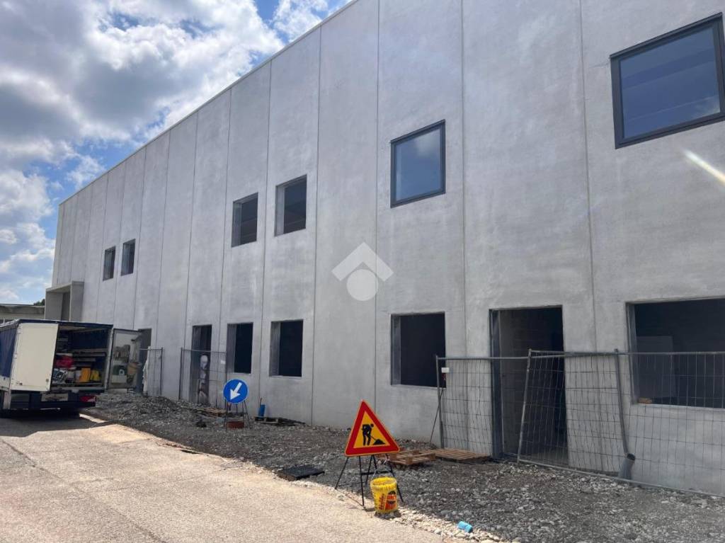 locale commerciale in affitto a Piombino Dese