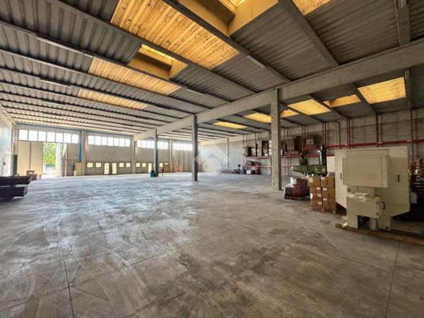 locale commerciale in affitto a Piombino Dese