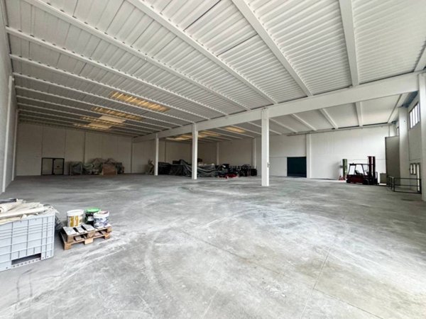 locale commerciale in affitto a Piombino Dese