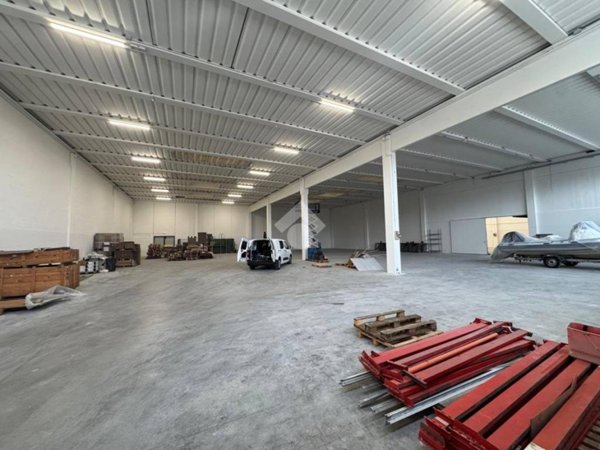 locale commerciale in affitto a Piombino Dese