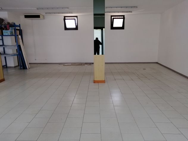 locale commerciale in affitto a Piove di Sacco