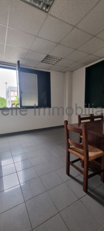 ufficio in affitto a Ponte San Nicolò in zona Roncaglia