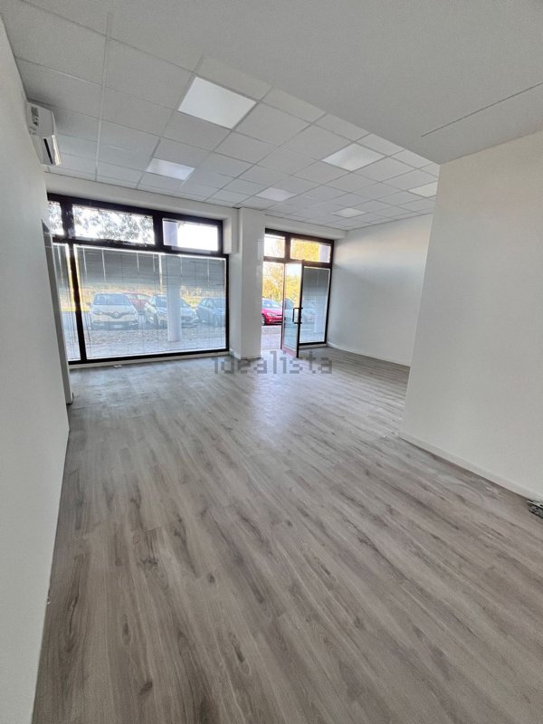 negozio in affitto a Ponte San Nicolò in zona Roncajette