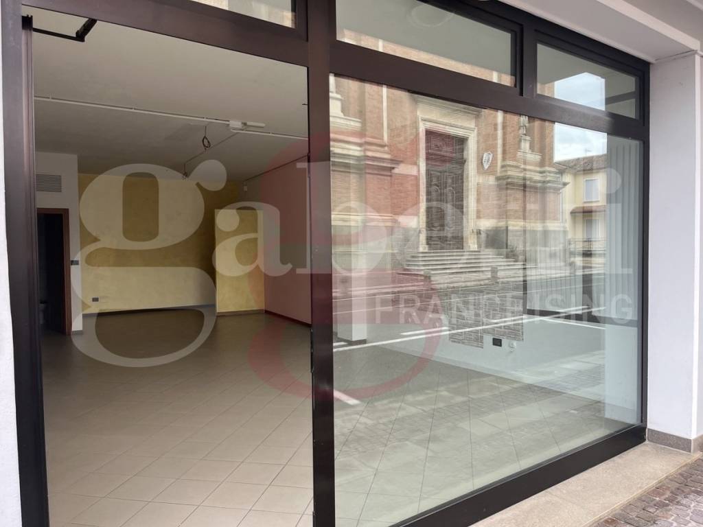negozio in affitto a Pozzonovo