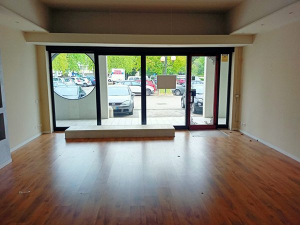 negozio in affitto a Rubano in zona Sarmeola