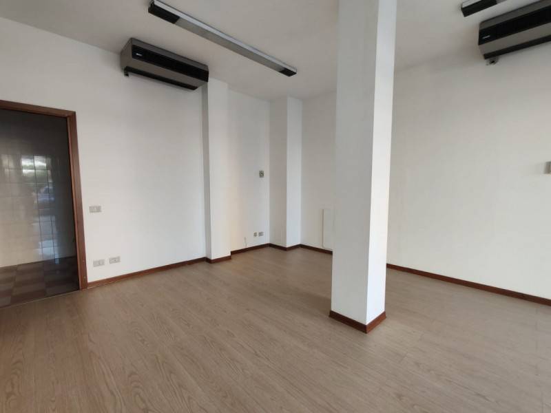 negozio in affitto a Rubano in zona Sarmeola