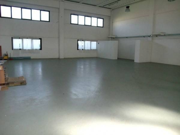 locale commerciale in affitto a Rubano