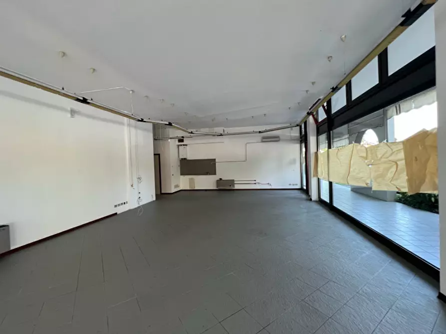 negozio in affitto a Rubano in zona Sarmeola