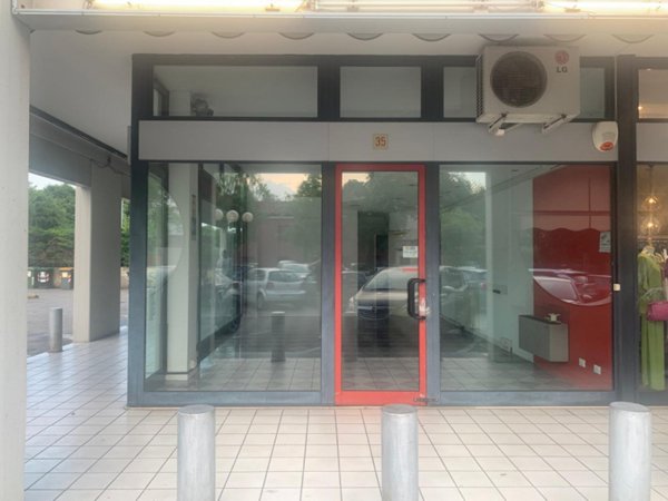 negozio in affitto a Rubano in zona Sarmeola