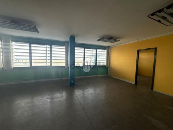 locale commerciale in affitto a Rubano