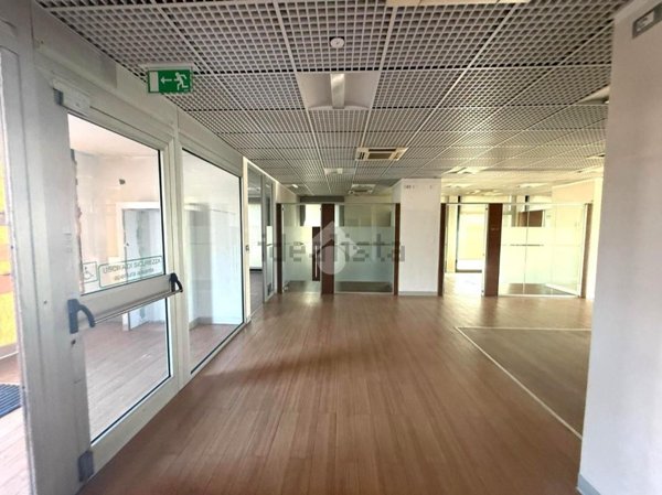 negozio in affitto a Rubano in zona Sarmeola