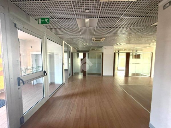 negozio in affitto a Rubano in zona Sarmeola