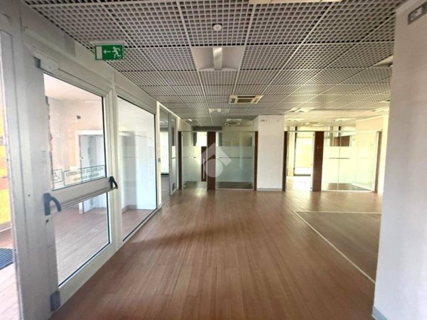 negozio in affitto a Rubano in zona Sarmeola