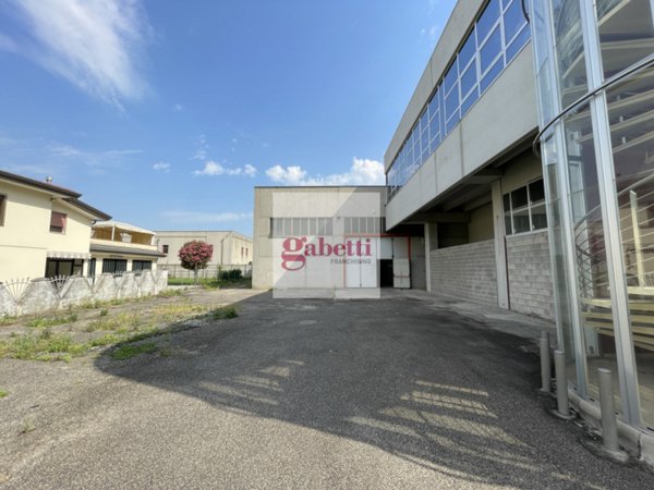 locale commerciale in affitto a Rubano